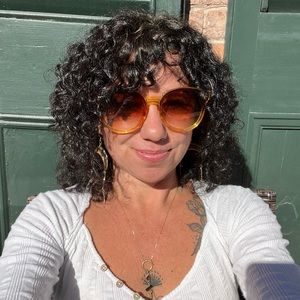 Meet your Posher, Angela